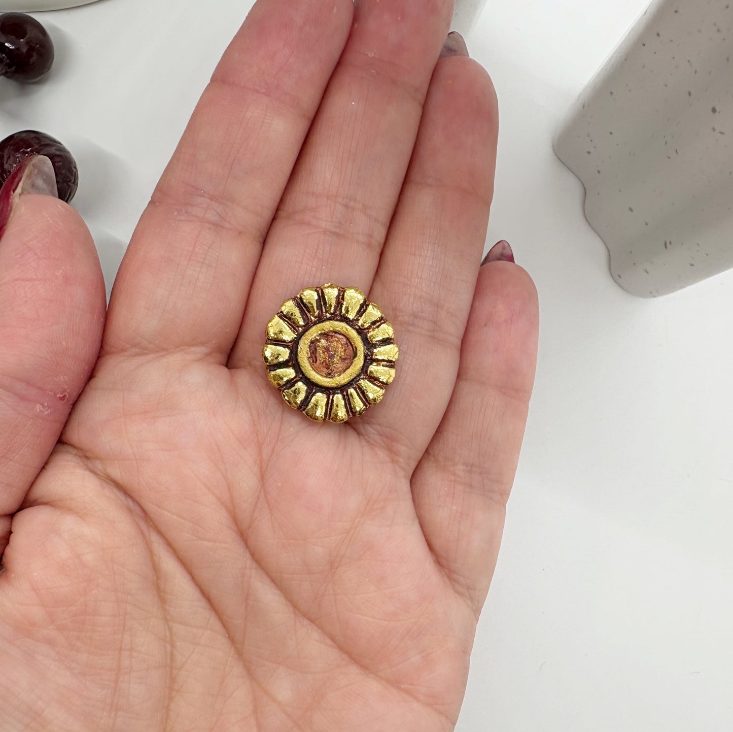 Evelyn studs in Antique Gold