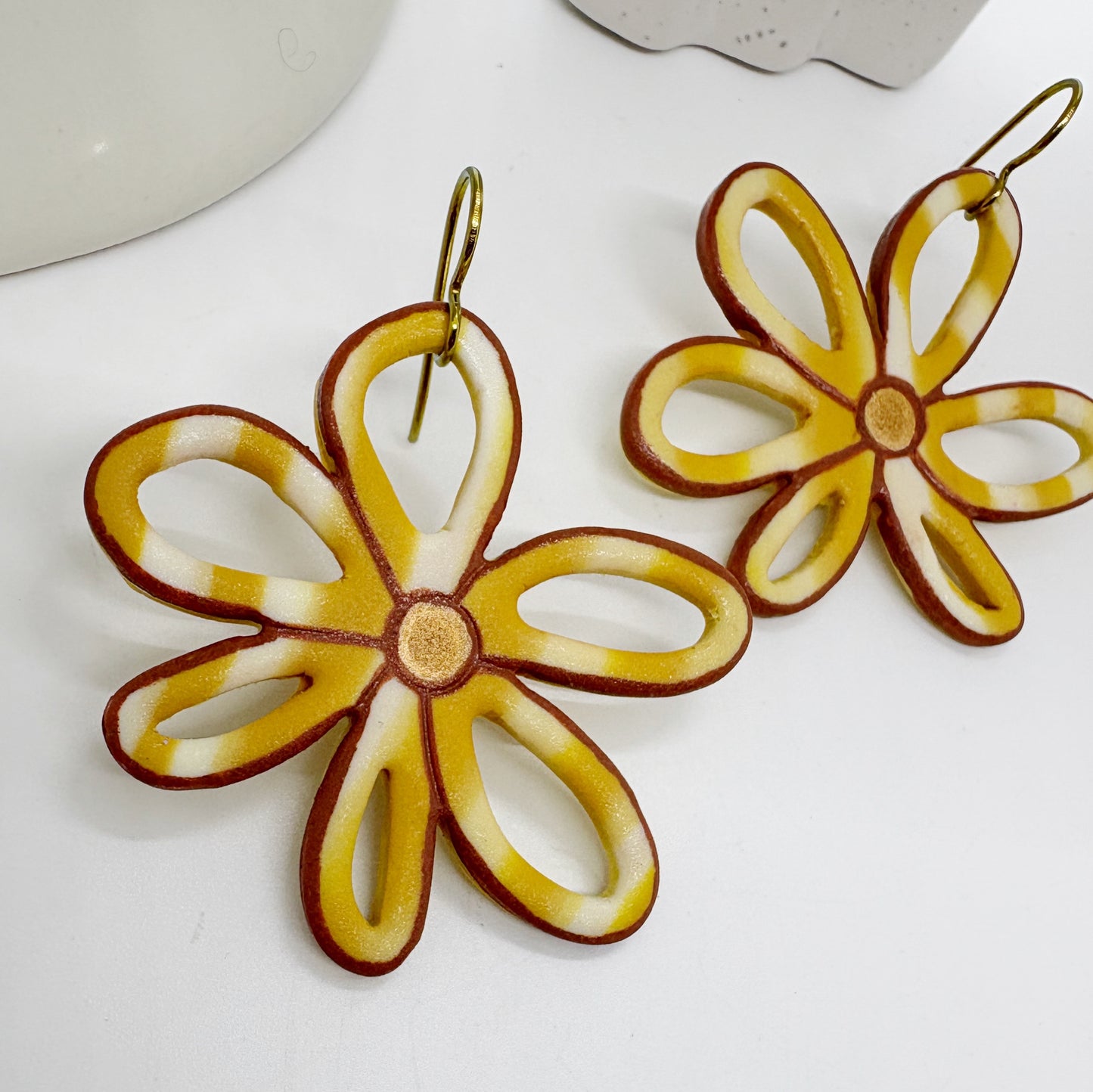 Daisy in Yellow Stripe