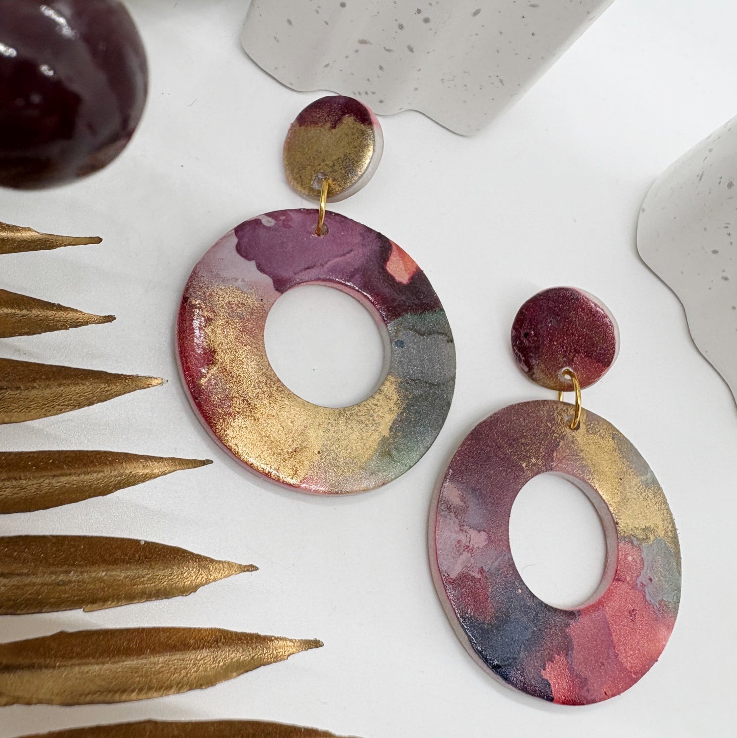 Lessie in Midnight Rainbow