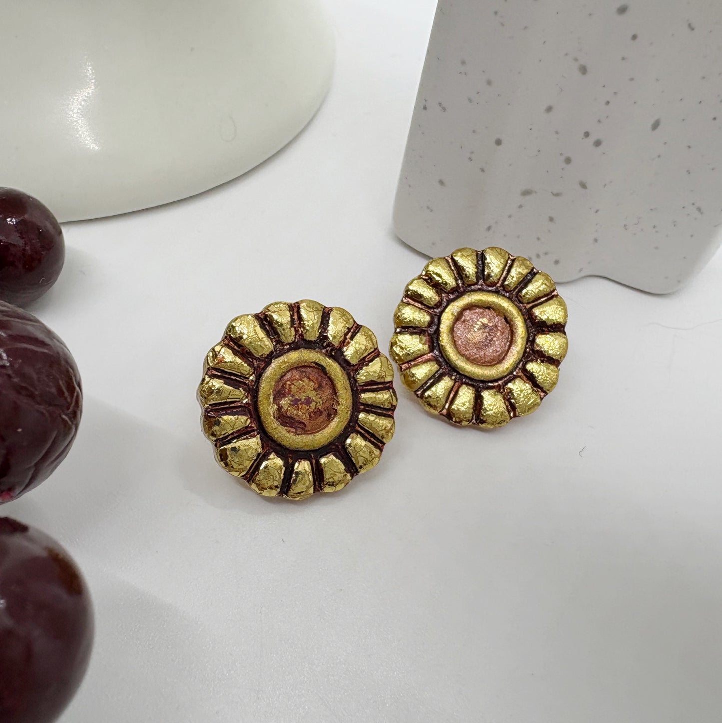 Evelyn studs in Antique Gold
