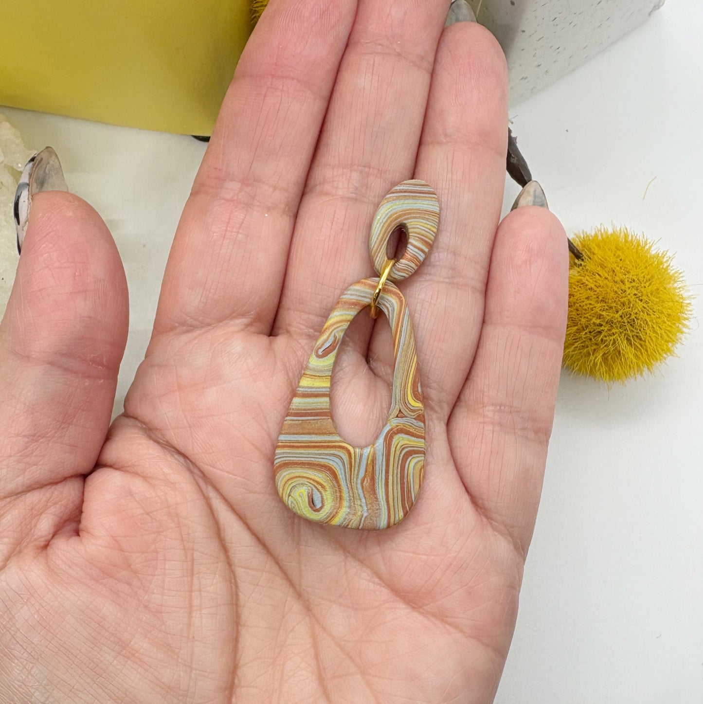 Ali in Wood Swirl