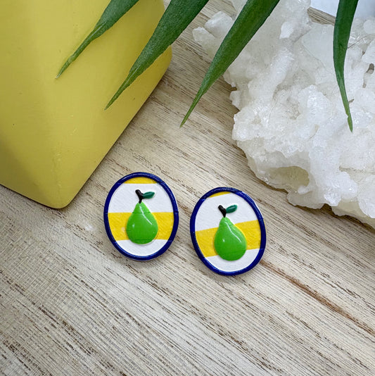 Portrait studs in Pear