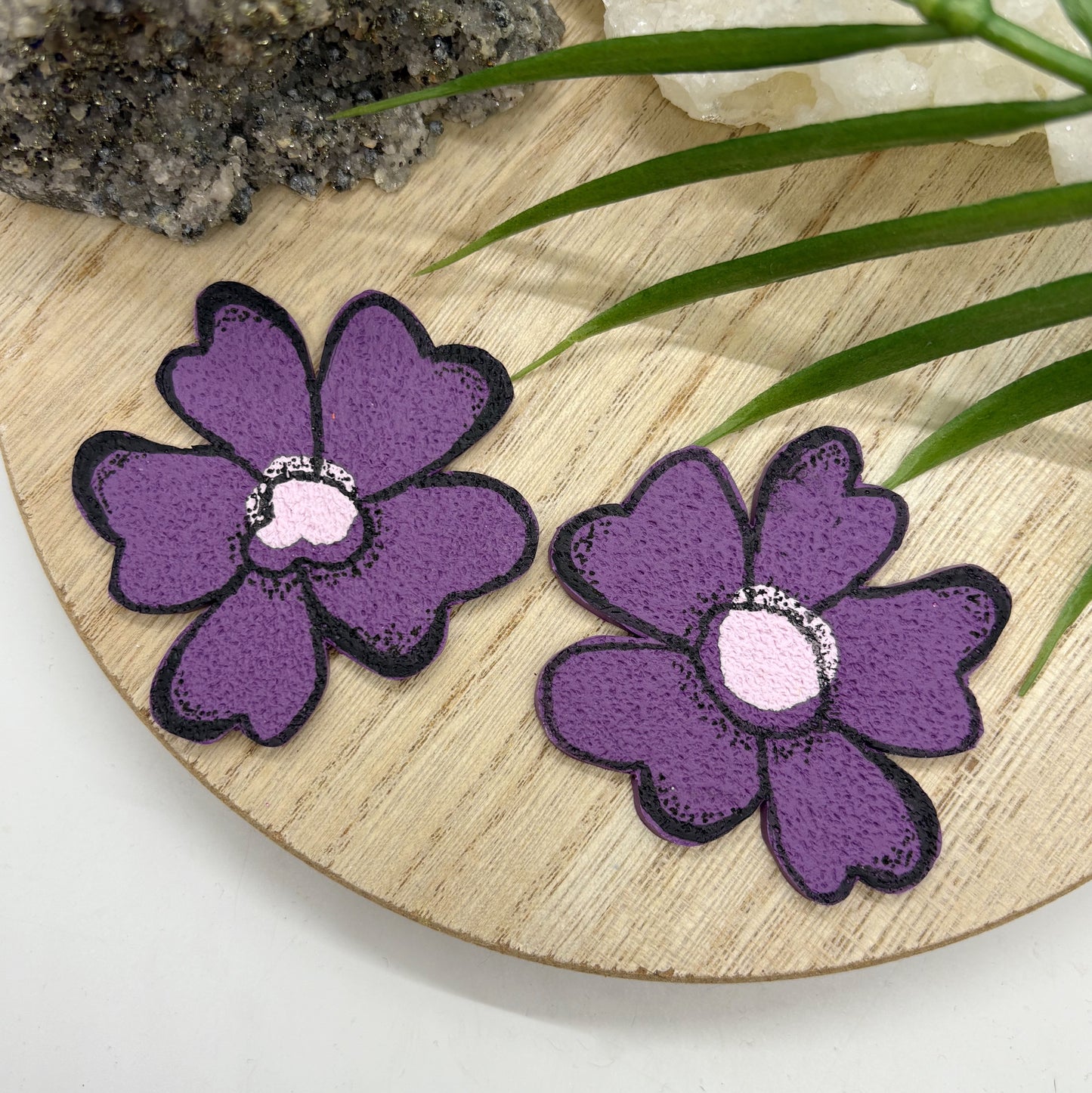 Aniya Flower studs in Purple/Lavender