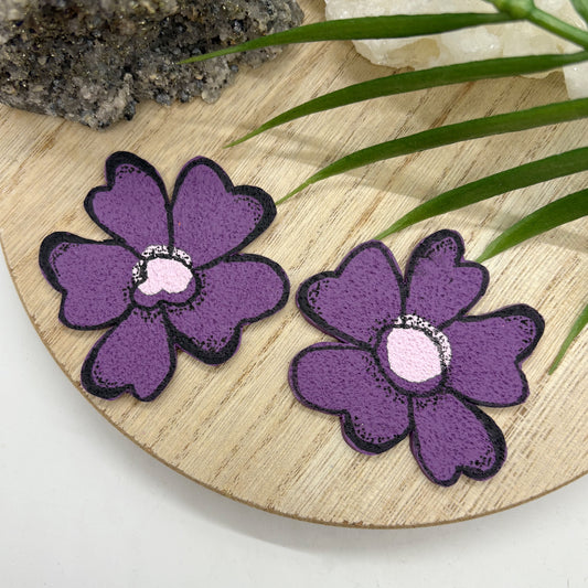 Aniya Flower studs in Purple/Lavender