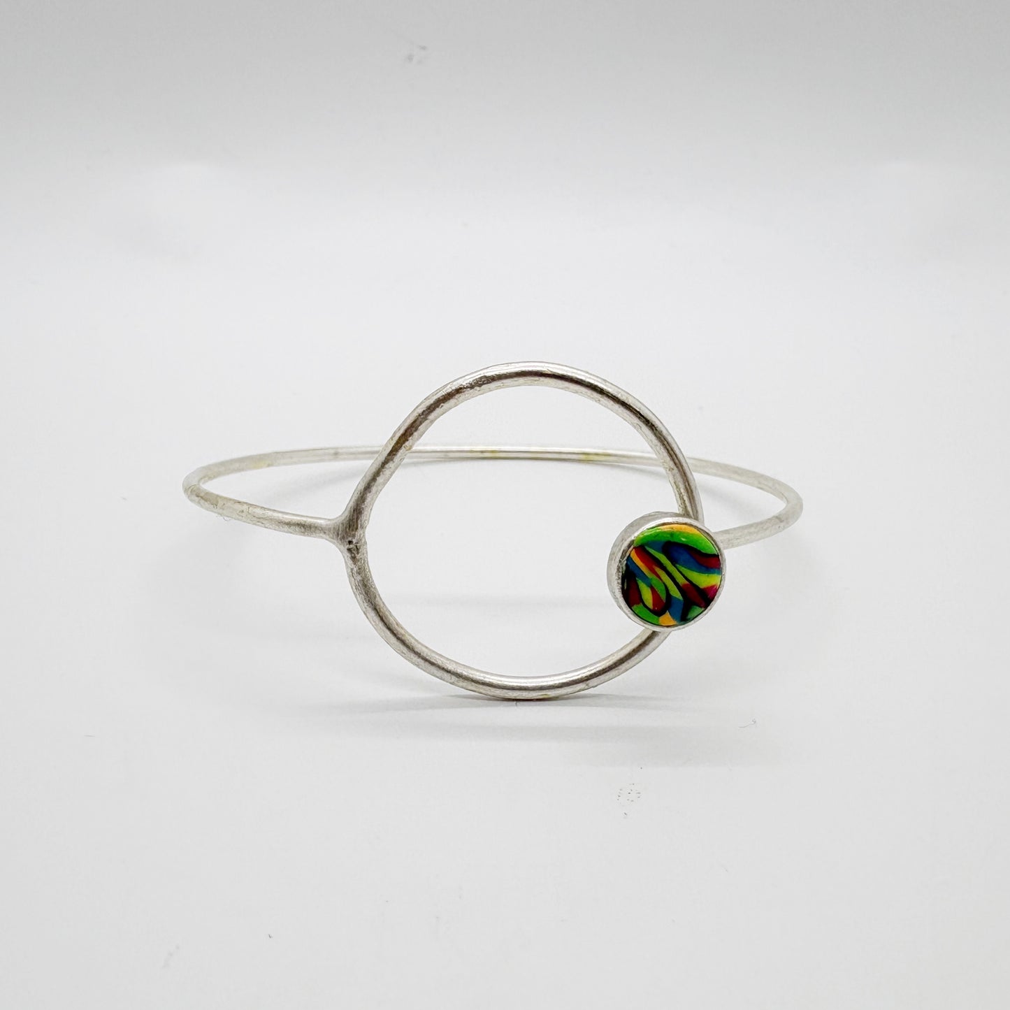 Metal bracelet in neon scrappy