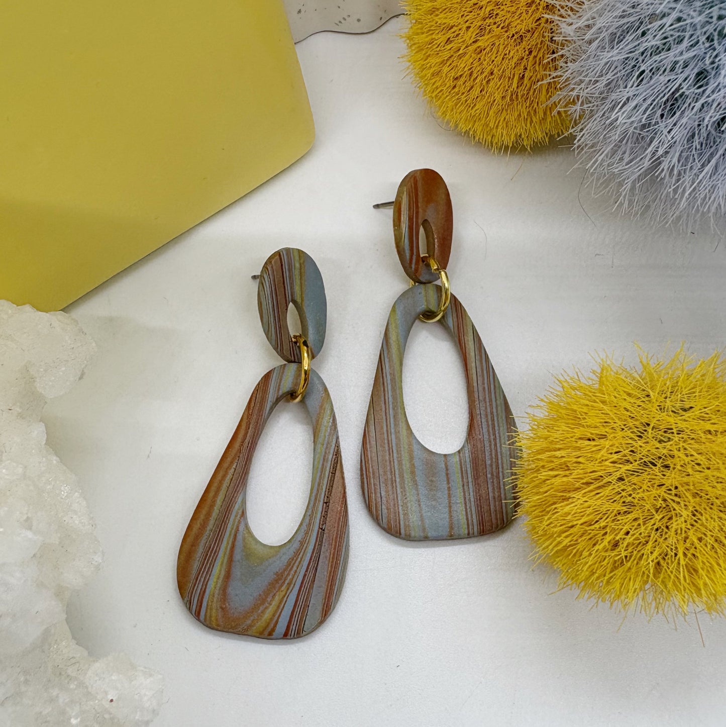 Ali in Woodgrain