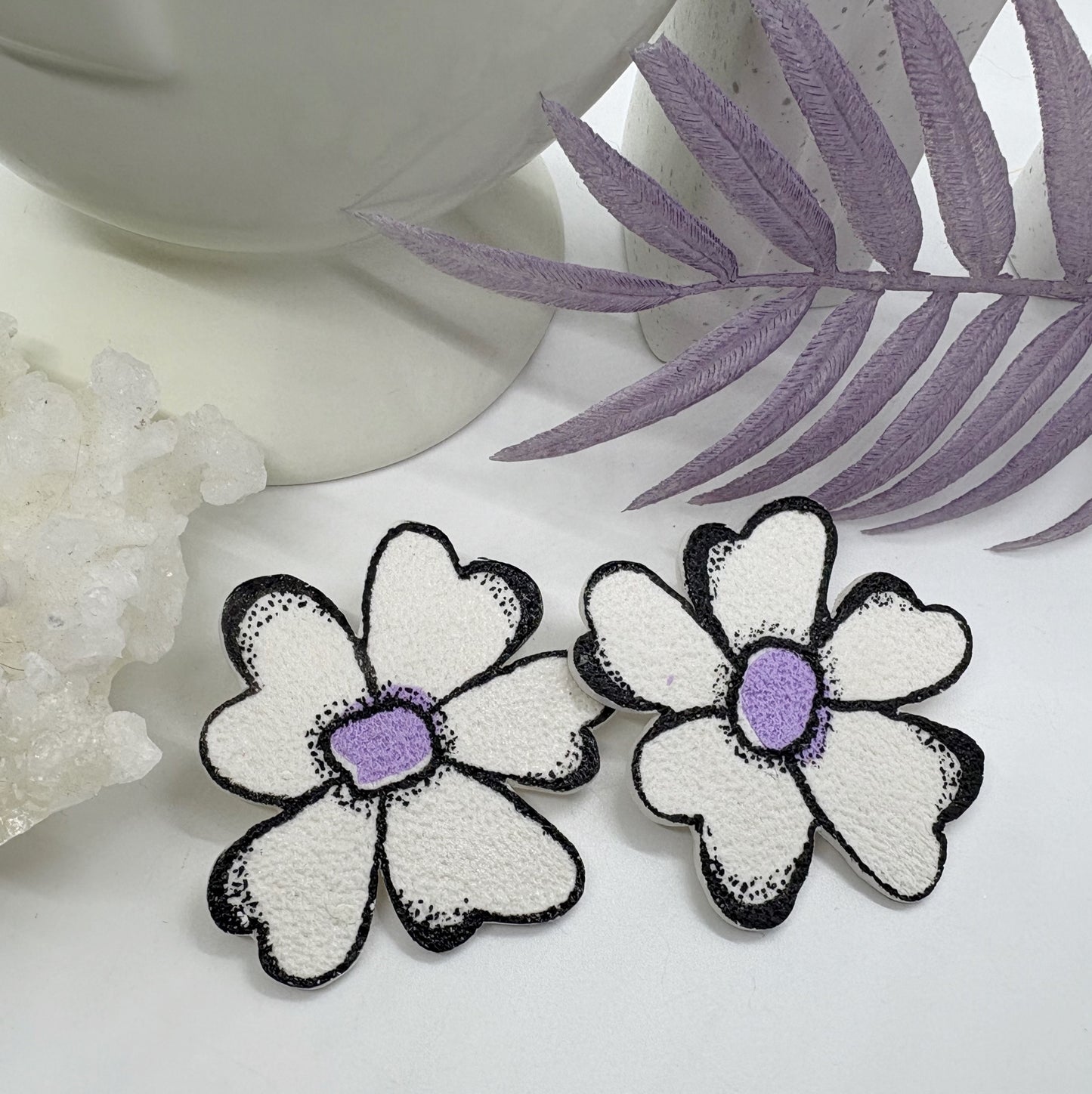 Aniya Flower studs in Lavender