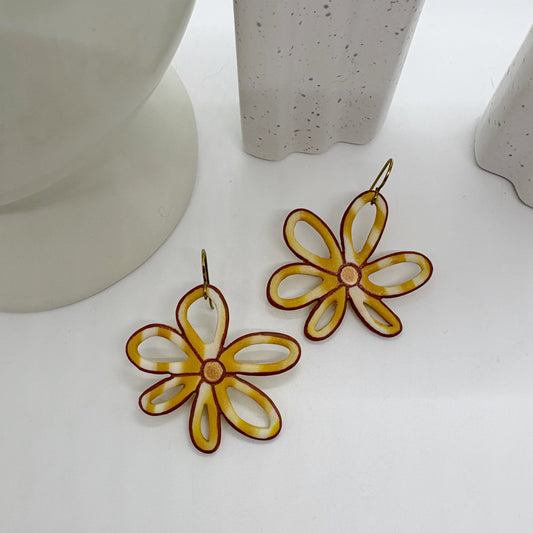 Daisy in Yellow Stripe