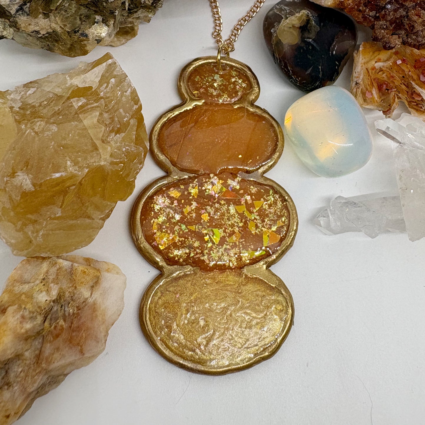 Helaena necklace in Amber