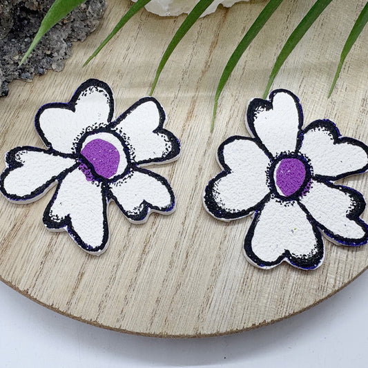 Aniya Flower studs in purple